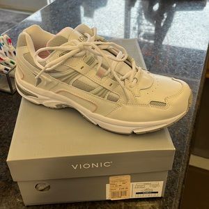 Vionic 23walk shoes. Size 10